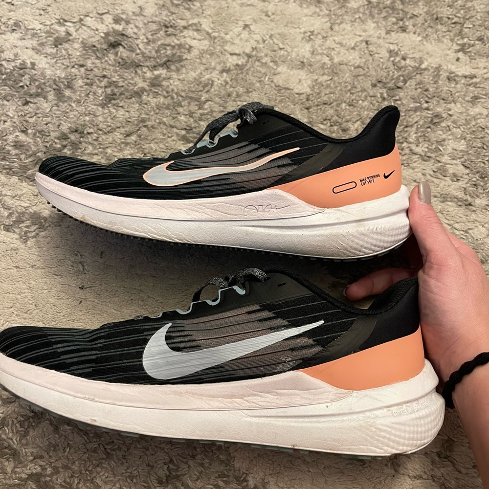 Nike womens Winflo 9